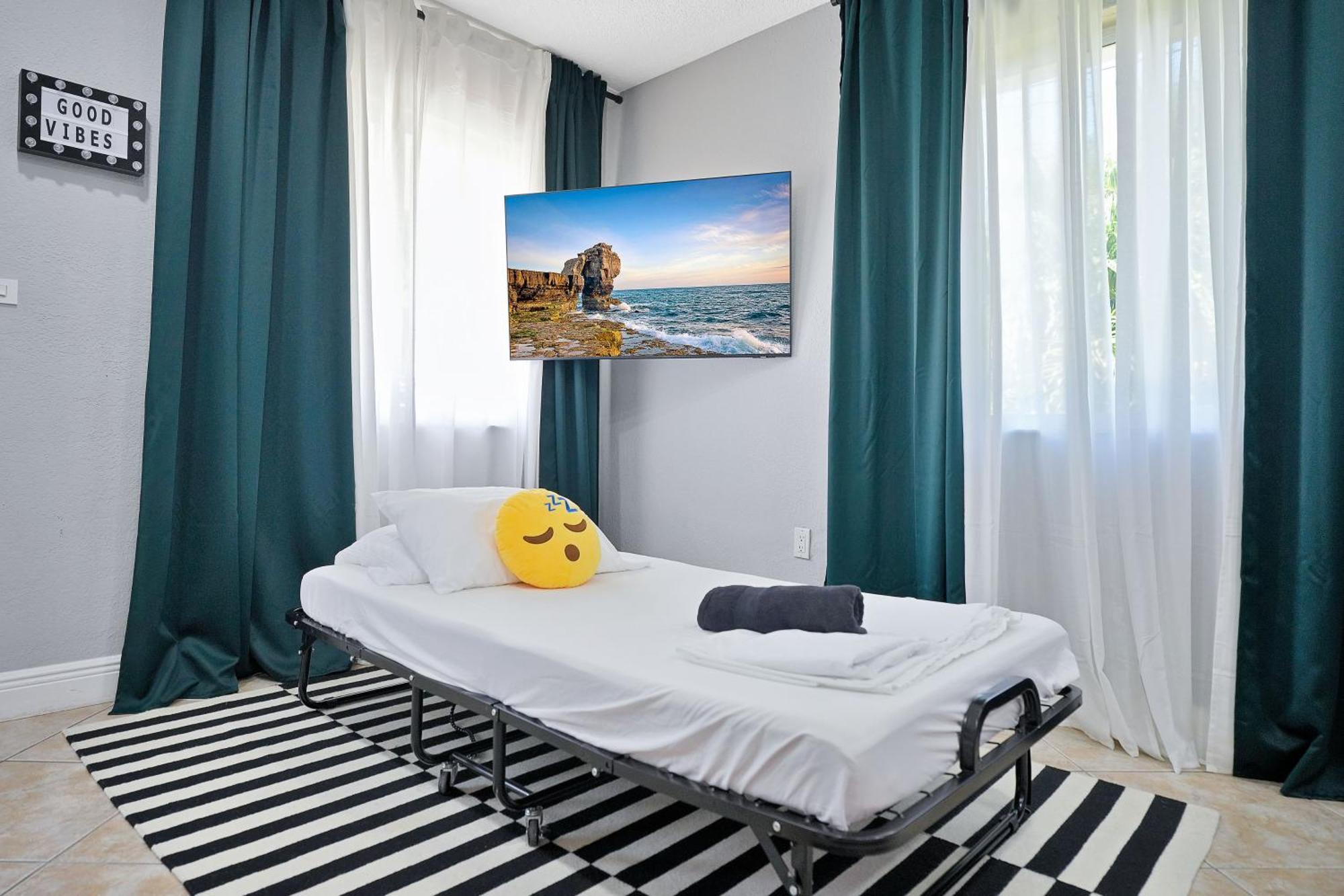 Vacay Spot Happy Escape 15 Min Beach Massage Shower Prime Loc! 6 Blocks Away From Bars, Nite Clubs, Res, Shops Miami Bagian luar foto