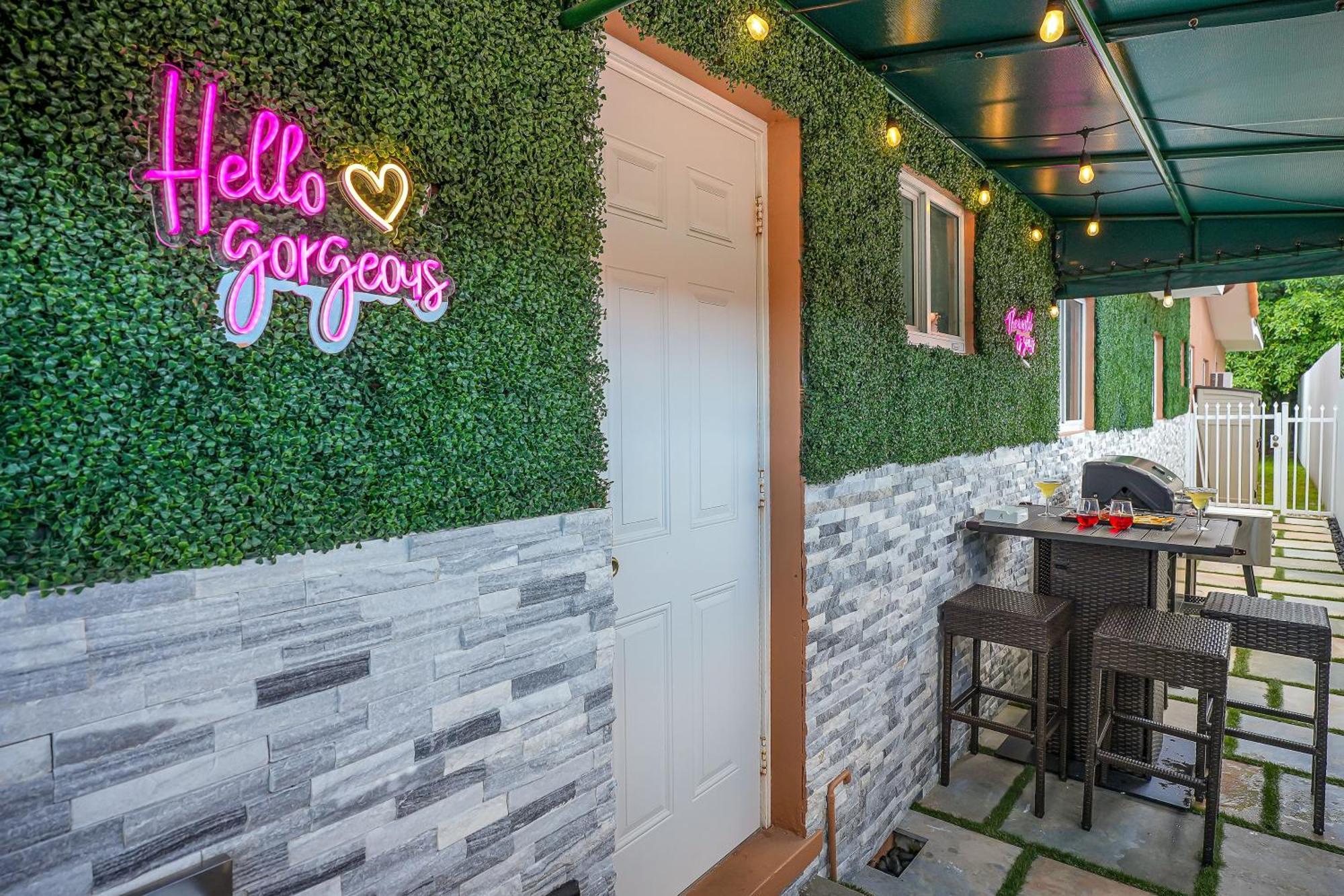 Vacay Spot Happy Escape 15 Min Beach Massage Shower Prime Loc! 6 Blocks Away From Bars, Nite Clubs, Res, Shops Miami Bagian luar foto