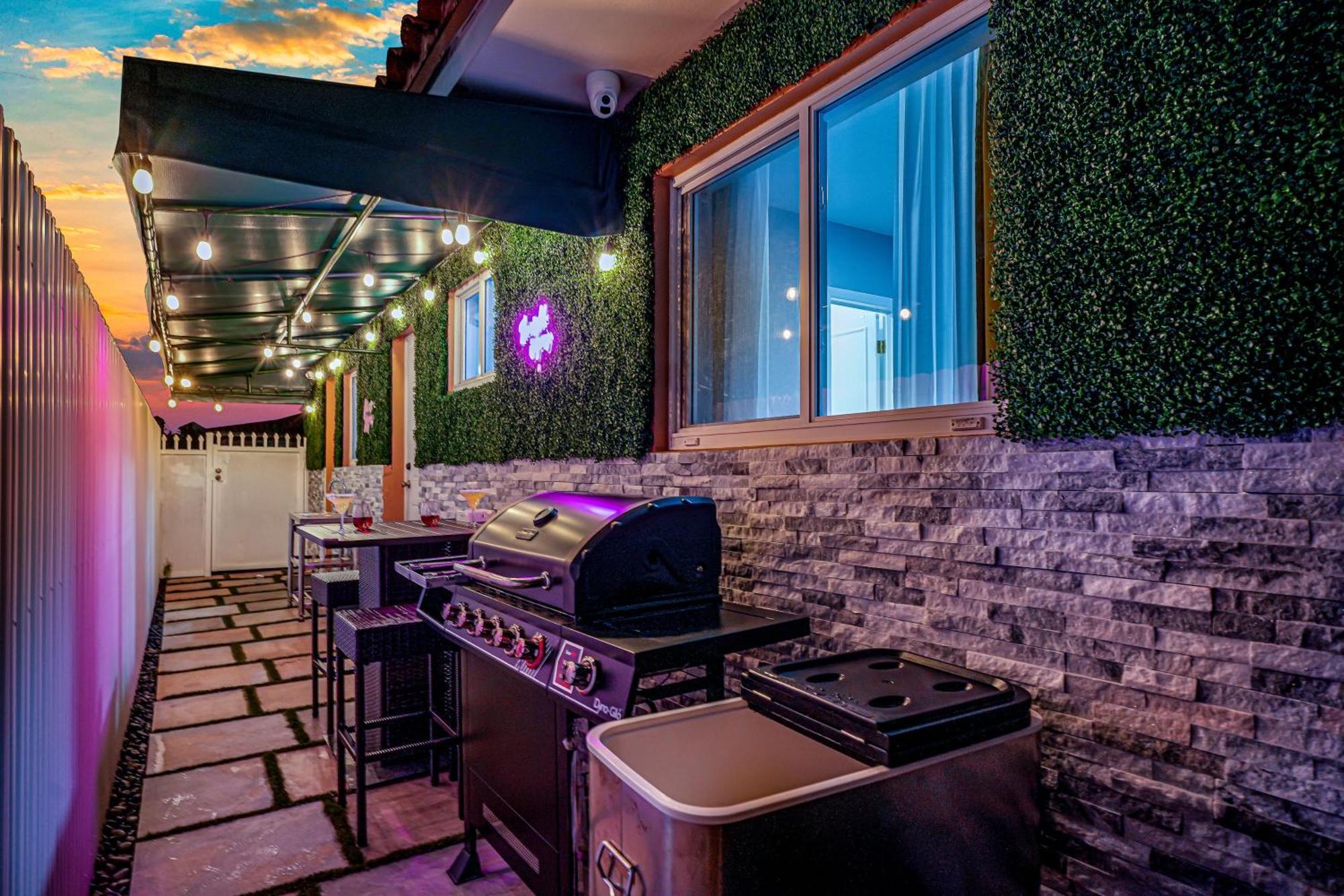 Vacay Spot Happy Escape 15 Min Beach Massage Shower Prime Loc! 6 Blocks Away From Bars, Nite Clubs, Res, Shops Miami Bagian luar foto