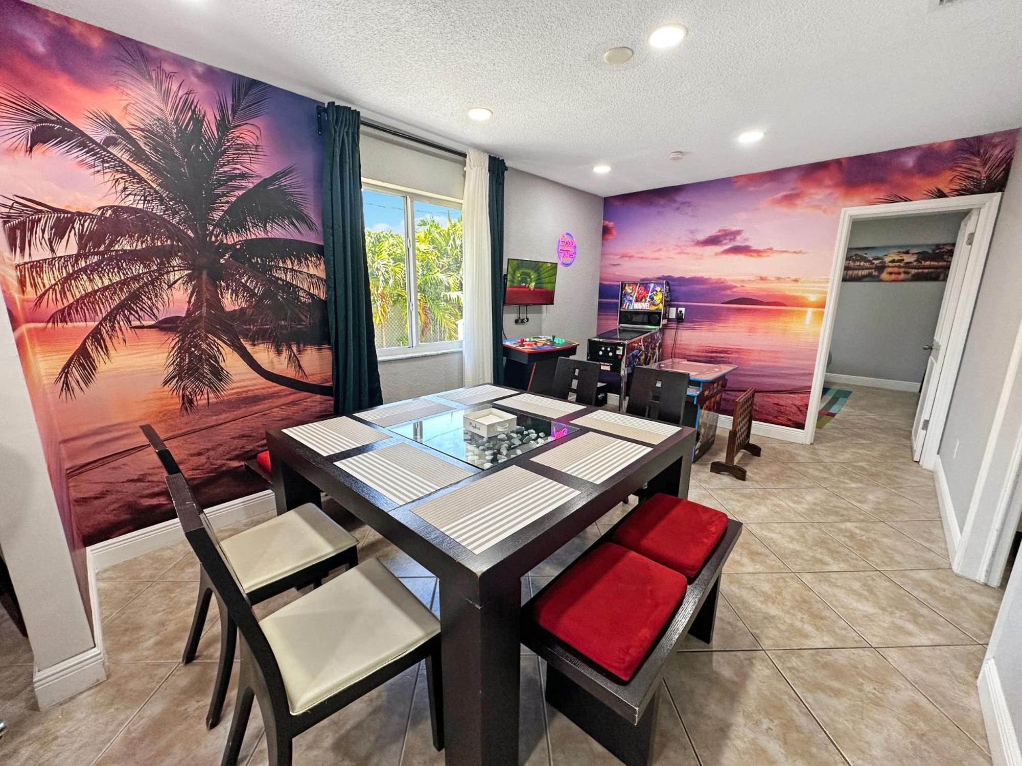 Vacay Spot Happy Escape 15 Min Beach Massage Shower Prime Loc! 6 Blocks Away From Bars, Nite Clubs, Res, Shops Miami Bagian luar foto